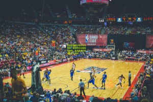 搜狐体育官方-苏亚雷斯畅谈现代九号演变，盛赞阿尔瓦雷斯全面性，直言劳塔罗风格非个人所好